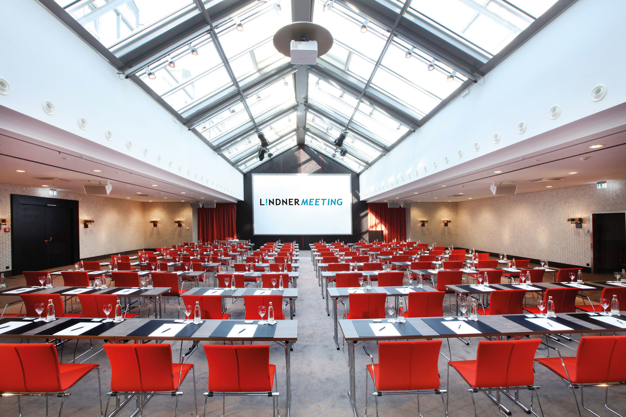 Lindner Hotel Frankfurt Hochst, Part Of Jdv By Hyatt Frankfurt pe Main Afaceri foto
